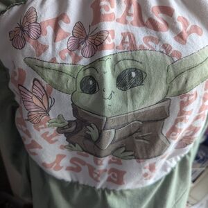 Gildan Baby Yoda Graphic Tee in Light Green and Pink